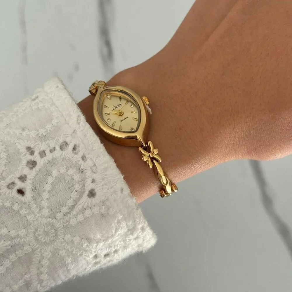 SKU0498 Retro Gold Women Casual Fashion Oval Watch Stainless steel +‎ gift bag
